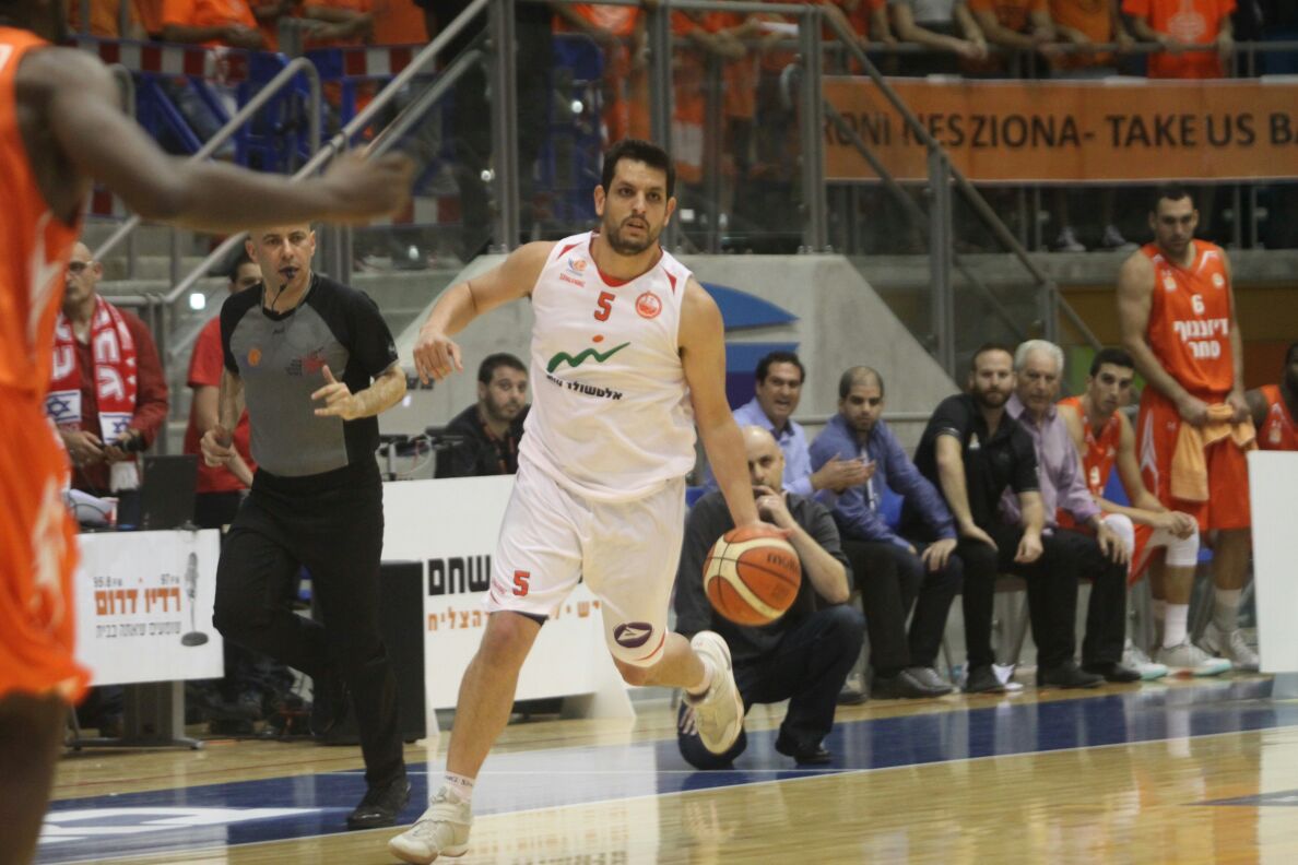 אוהד כהן בצהריים. קלע שלשות בזמן מצוקה (צילום: שי מוגילבסקי)